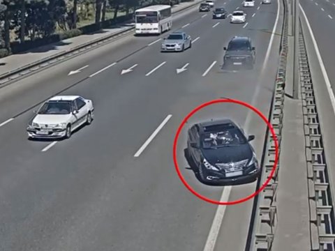 Aeroport yolunda iki qəza olub - VİDEO