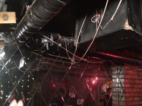 Bakıda məhşur əyləncə klubunun fəaliyyəti dayandırıldı - VİDEO