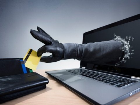 Vətəndaşların kartlarından 300 min manat oğurlanıb