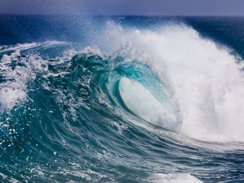 Dənizdə dalğanın hündürlüyü 3 metrdir