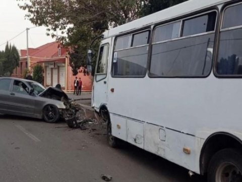 Göygöldə mikroavtobus aşdı - Xəsarət alanlar var