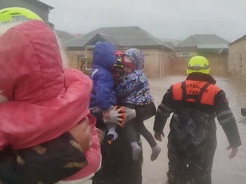 Su basmış yerlərdə 20 nəfər təxliyə olunub - 3-ü uşaqdır