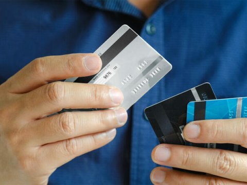 Bank kartlarından 32 min manat oğurlandı