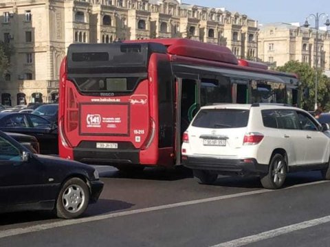 Bakıda 92 marşrut üzrə avtobuslar gecikir - RƏSMİ