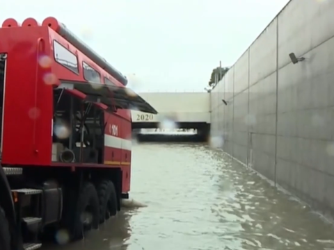 Sabunçu tunelini su basdı - VİDEO