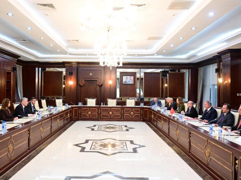 Vitse-spiker Hulusi Akarla görüşdü