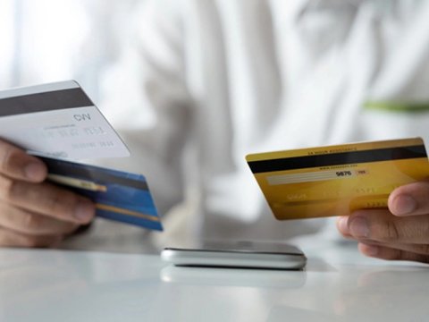 Kartlardan daha 15 min manat&nbsp;oğurlandı