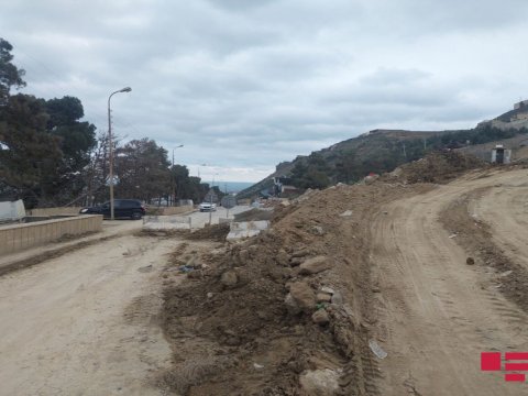 Ağsuda torpaq sürüşməsi: yol bağlandı