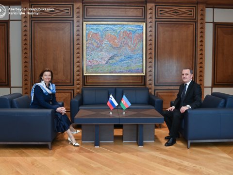 Ceyhun Bayramov sloveniyalı həmkarına sülh prosesi barədə məlumat verdi