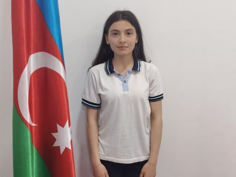 &ldquo;Sosial şəbəkələrə çox vaxt ayırmamaq lazımdır&rdquo; - 300 bal toplayan məktəbli