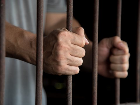 Şəkidə məhbus ölüb