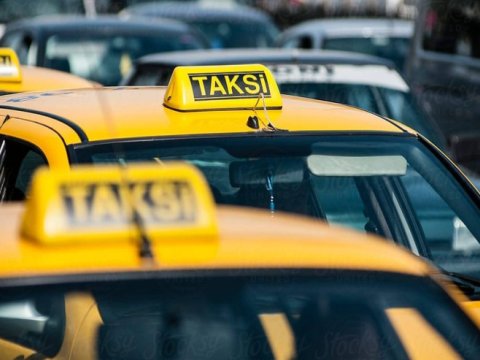 Yağışlı havada 5-6 dəfə qalxan taksi qiymətləri - Sakinlər NARAZIDIR