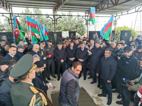 Şəhid&nbsp;Mübariz Hüseynov Suraxanıda dəfn olundu