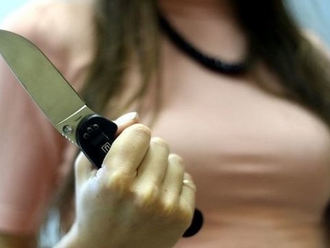 Üç övladının gözü önündə ərini öldürdü - Həbsdən AZAD EDİLDİ