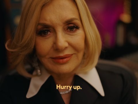 Yeni klipində Ququşa da yer verdi - VİDEO