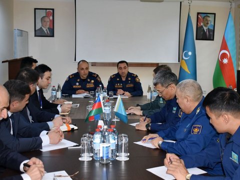 Azərbaycanla&nbsp;Qazaxıstan hərbçiləri bir arada