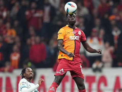 "Qalatasaray"dan iki qolluq qələbə