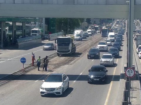 &ldquo;Dərnəgül yolu&rdquo;nda təmir - Tıxac yarandı