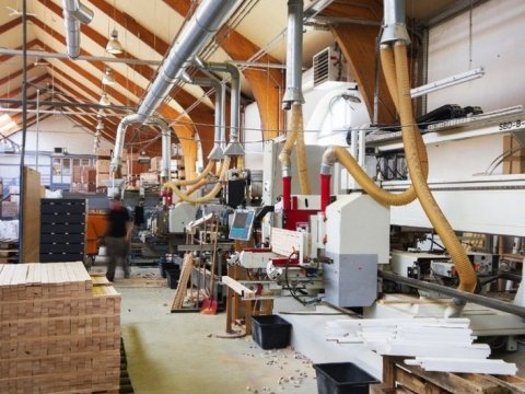 Mebel fabrikinin fəaliyyəti dayandırıldı