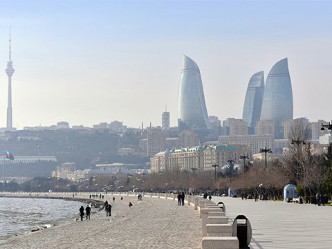 Bulvarda dənizdən meyit çıxarıldı