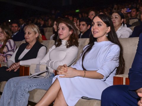 Leyla Əliyeva &ldquo;Zoluşka&rdquo; operasının təqdimatında - FOTO