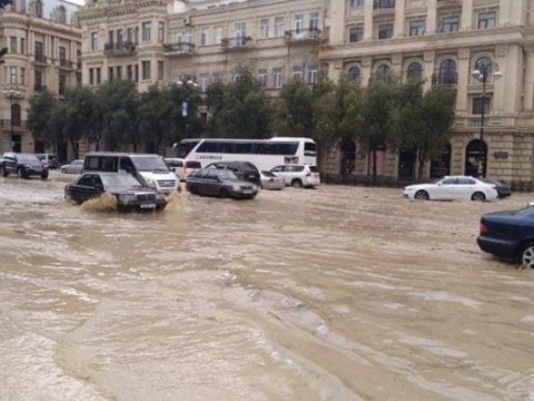 Paytaxtın kanalizasiya sistemi çağırışlara cavab vermir - Bakı meri