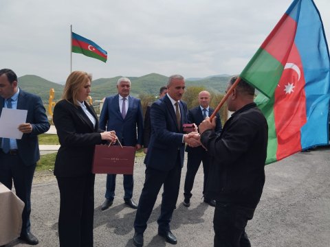 Ballıcaya daha 21 ailə köçürüldü - FOTO