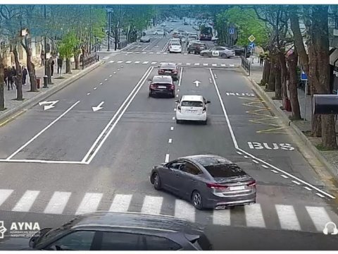 Daha bir küçədə avtobus zolağı