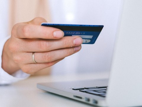 Bank kartlarından daha 31 min manat&nbsp;oğurlandı