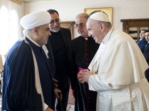 Bir şəklin tarixçəsi: Allahşükür Paşazadə Vatikanda Roma Papasına nə demişdi...
