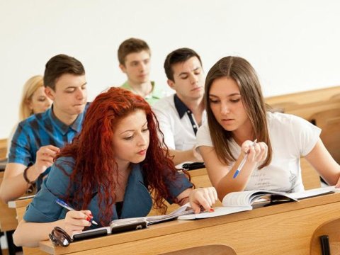 Hər 3 məzundan biri ixtisasına uyğun iş tapa bilmir