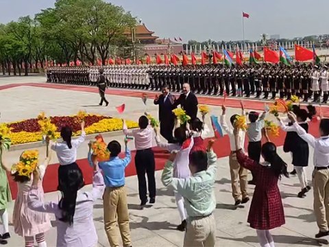 Çinli uşaqlar İlham Əliyevi Azərbaycan mahnısı ilə qarşıladılar -&nbsp;VİDEO