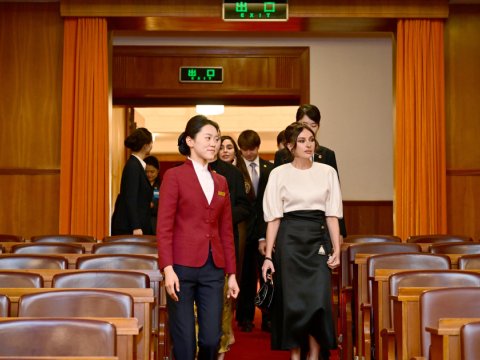 Mehriban Əliyeva&nbsp;və&nbsp;ailə üzvləri Pekindəki Böyük Xalq Sarayında