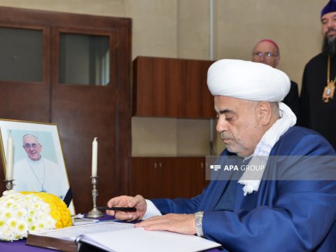 Allahşükür Paşazadə Roma Papasının xatirəsini yad etdi