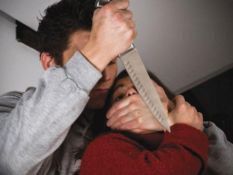 Şamaxıda ər arvadını qəbiristanlıqda qətlə yetirdi