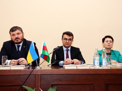  “Əli və Nino” kitabı Ukrayna dilində…