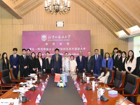 Leyla Əliyeva Pekində tələbələrlə görüşdü - FOTO