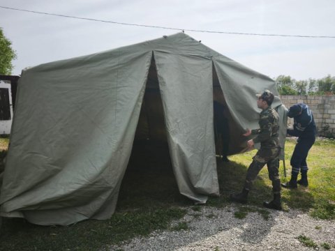 Evi yararsız hala düşən vətəndaşa çadır quruldu&nbsp;-&nbsp;VİDEO