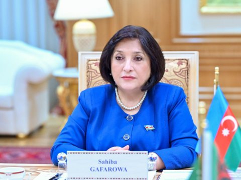 Sahibə Qafarova Papanın dəfnində iştirak edəcək