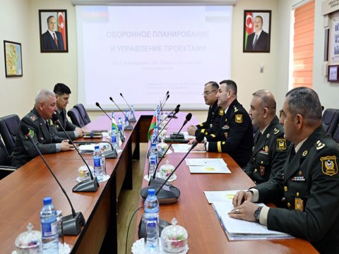 Azərbaycanla Özbəkistan arasında hərbi əməkdaşlıq müzakirəsi