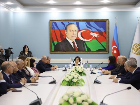 Gəncə Dövlət Universitetində yeni dərs vəsaiti nəşr olundu - FOTO