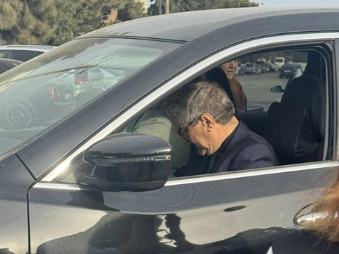 Əvəz Zeynallının azadlıqdan ilk FOTOSU