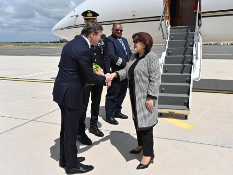 Sahibə Qafarova Papanın dəfni üçün Romaya getdi