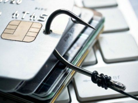 Bir gündə bank kartlarından 20 min manat&nbsp;OĞURLUQ