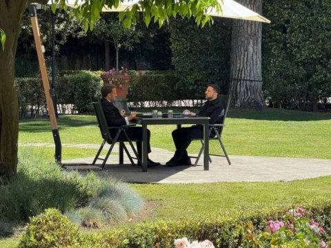 Makron Zelenski ilə Ukraynanı müzakirə etdi