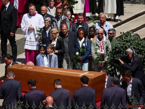 Roma Papası dəfn edildi - VİDEO+FOTO