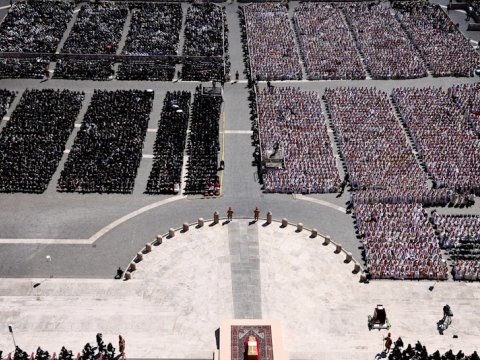 Papanın dəfninə qatılan insanların SAYI