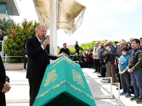 Ərdoğan müəlliminin dəfn mərasimində&nbsp;- FOTOLAR