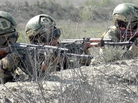 Hərbi vəzifəlilərlə praktiki məşğələlər keçirilib&nbsp;