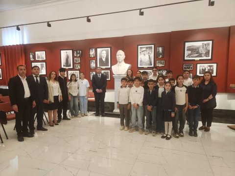 Kəlbəcərli məktəblilər Mir Cəlal Paşayevin ev müzeyini ziyarət ediblər